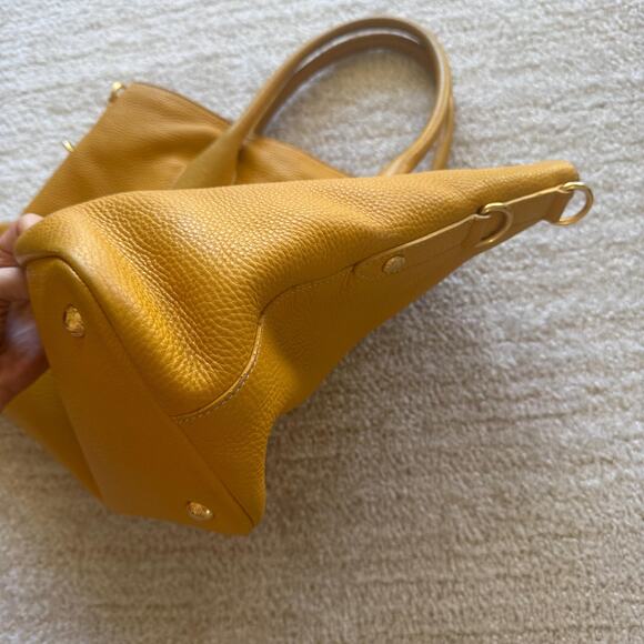 Authentic Prada mustard yellow leather tote bag - Picture 3 of 8